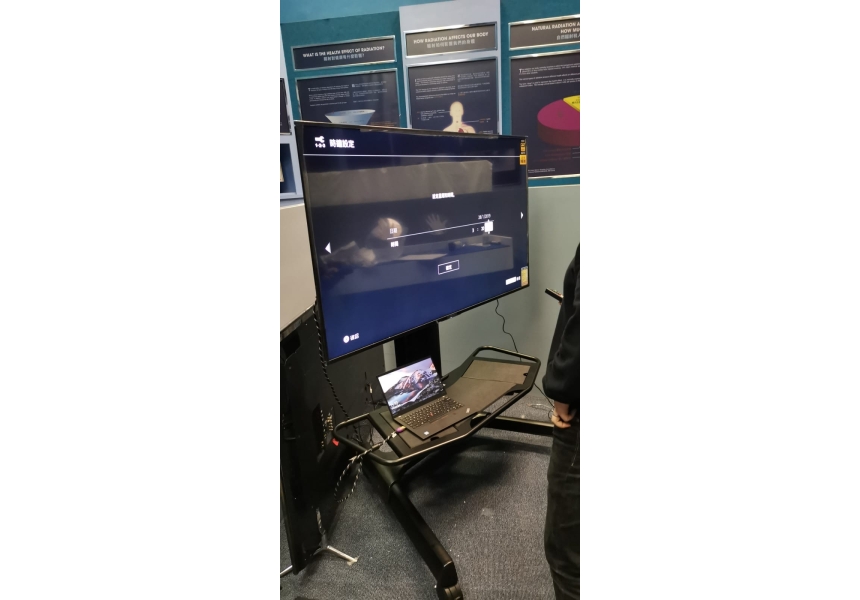 HK Observatory TV with TV cart (1)
